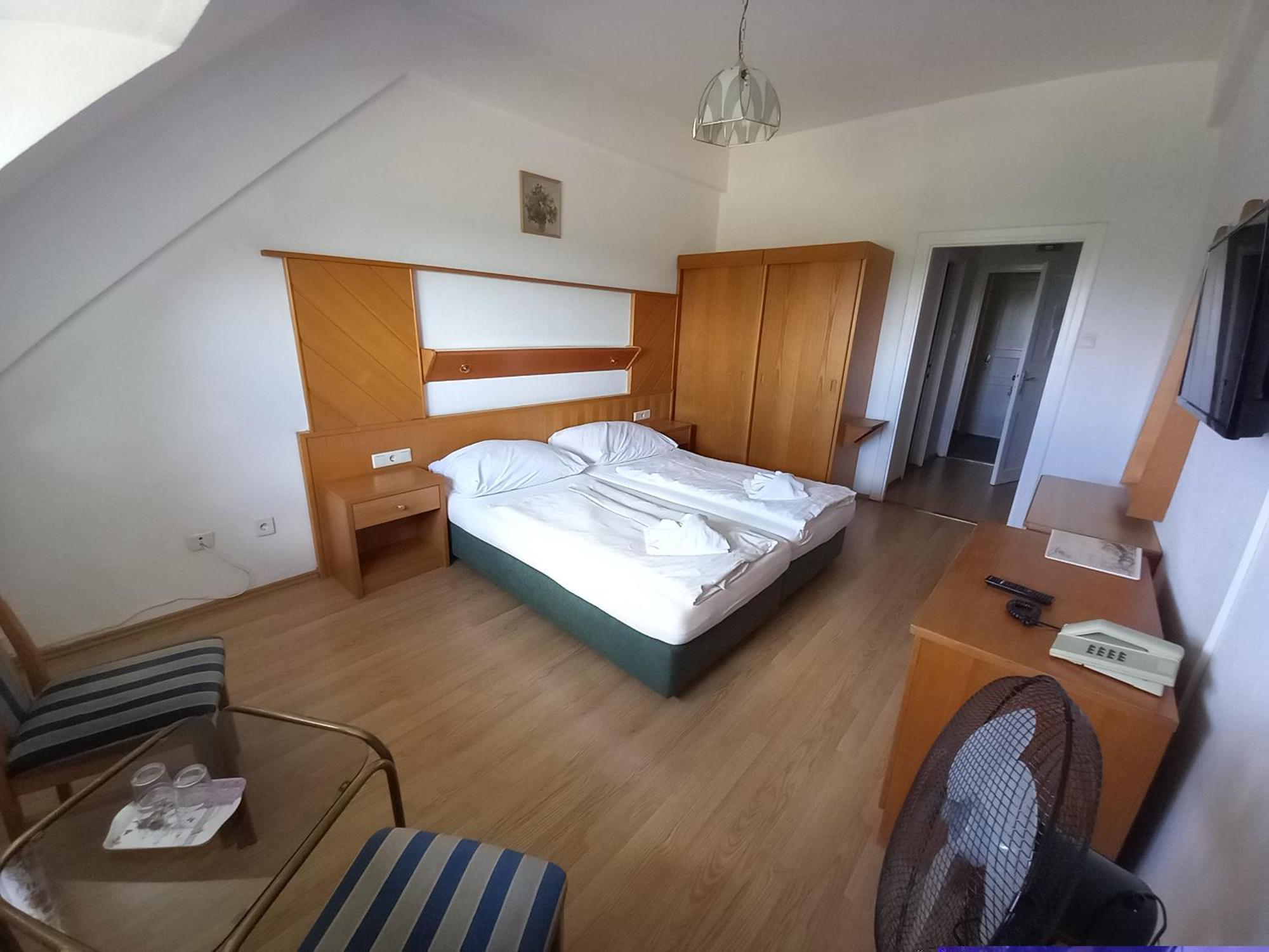 Hotel Familia Zamárdi Habitación foto